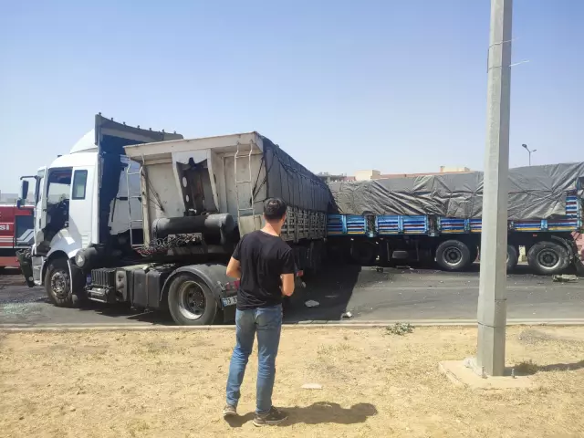 2 kardesin kullandigi tirlar carpisti 1 kisi 18969227 4711 m
