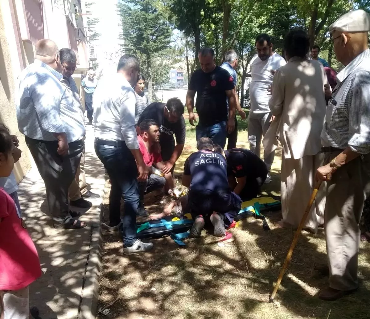 Besni'de 4. Kattan Düşen 3 Yaşındaki Zeynep Hayatını Kaybetti