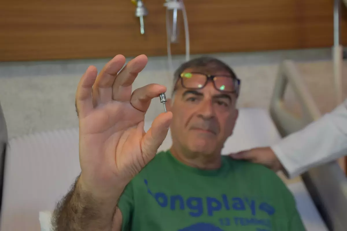 Diş İmplantı Akciğere Kaçan Emekli, Tedavi Altına Alındı