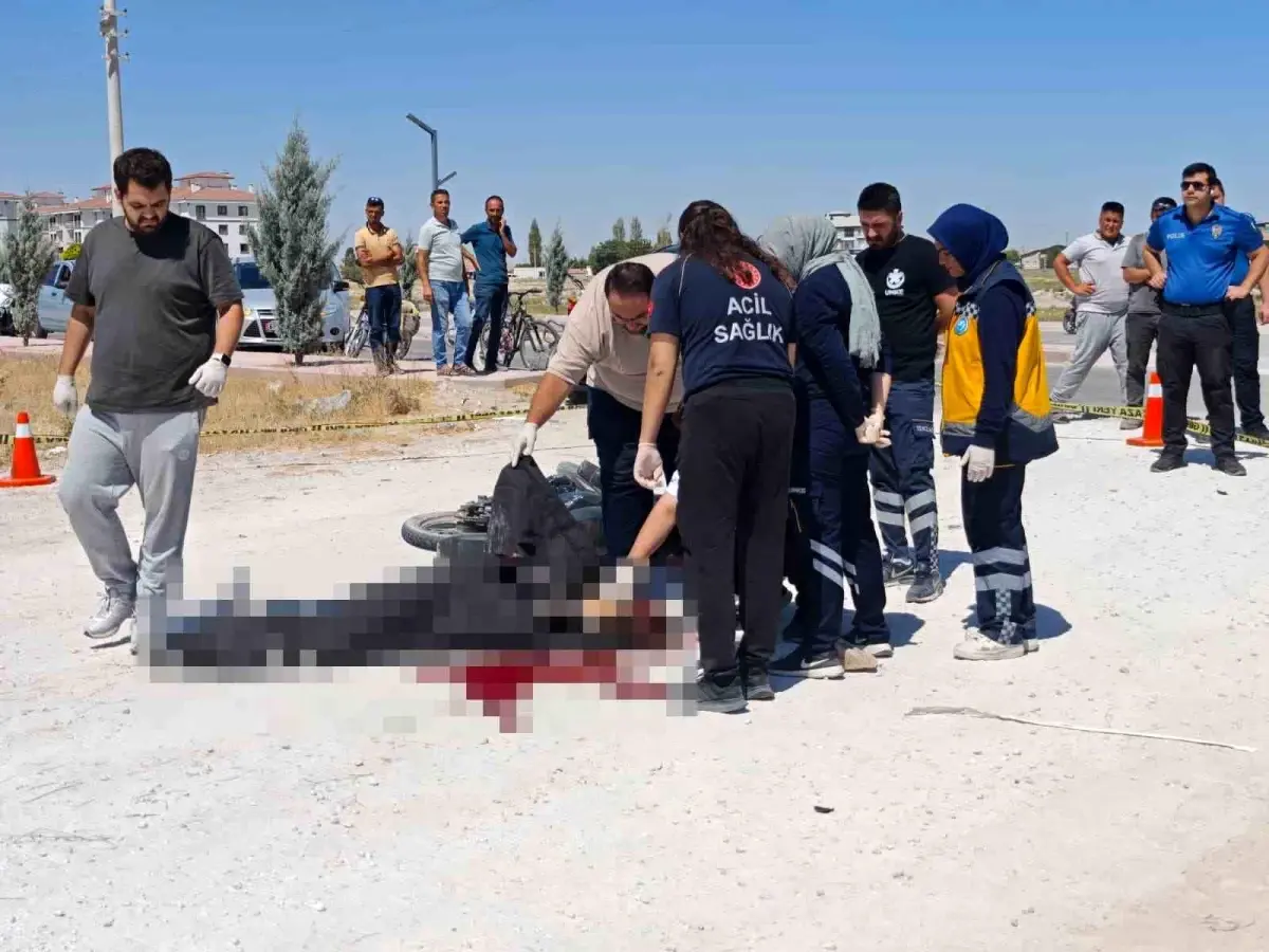 Aksaray'da Motosiklet ve Tır Çarpıştı: Sürücü Hayatını Kaybetti