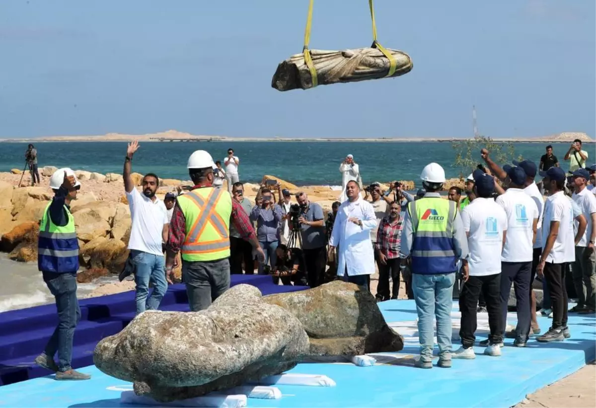 İskenderiye'de Akdeniz'den Üç Tarihi Eser Çıkarıldı