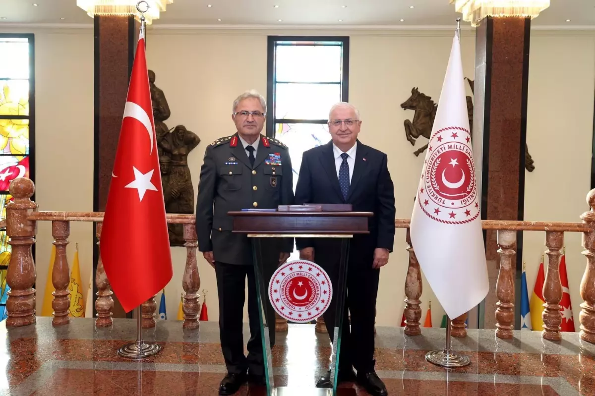 Bakan Yaşar Güler, Kara Kuvvetleri Komutanı Tokel'i Kabul Etti