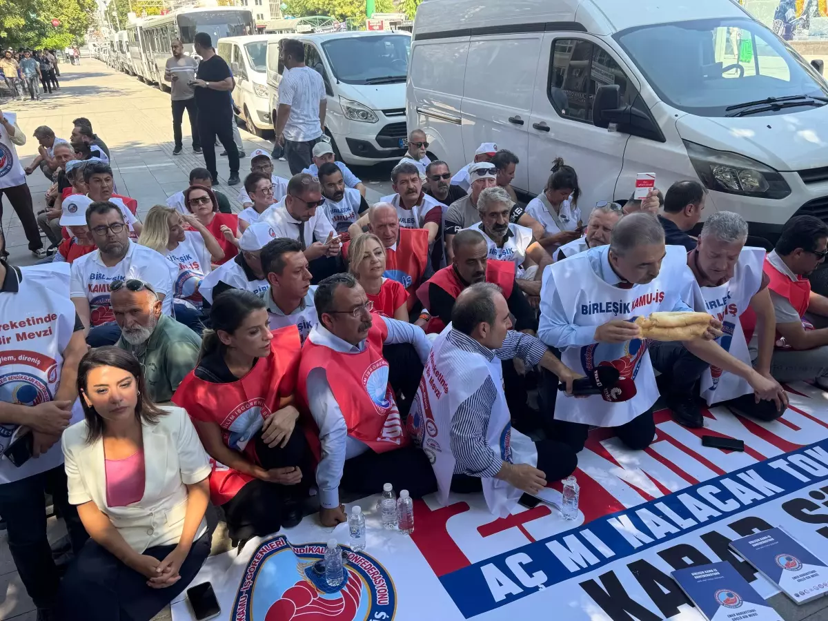 Birleşik Kamu-İş Üyeleri Toplu Sözleşme Talepleri İçin Eylemde