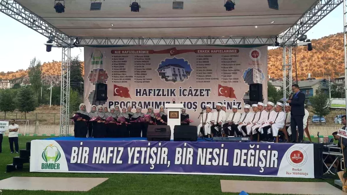 Bozkır'da 41 Öğrenci Hafızlık İcazet Belgesi Aldı