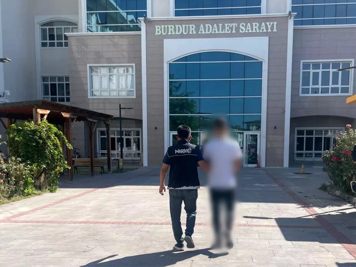 Burdur'da Narkotik Operasyonu: 400 Kullanımlık Uyuşturucu ve Metamfetamin Ele Geçirildi