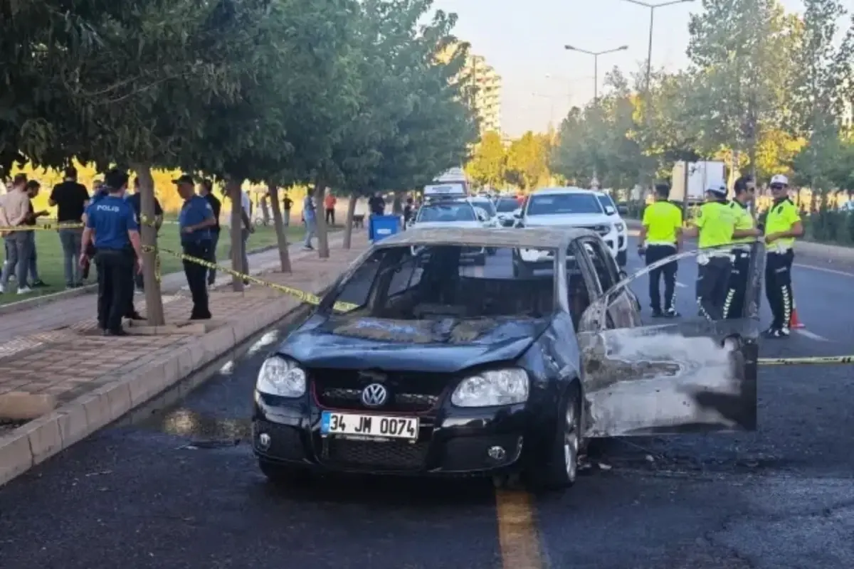 Diyarbakır'da silahlı kavga! Bir araç ateşe verildi