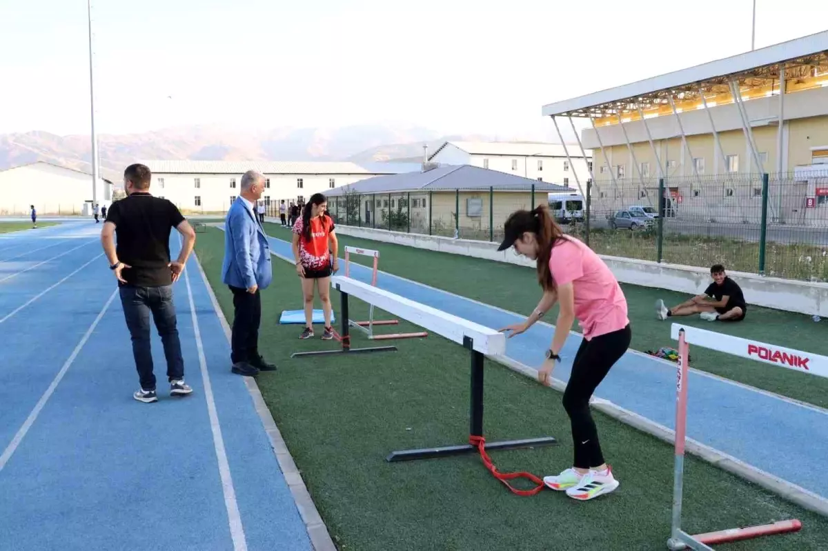 Muş'ta Genç Atletler Yaz Spor Okullarında Yoğun Antrenman Yapıyor