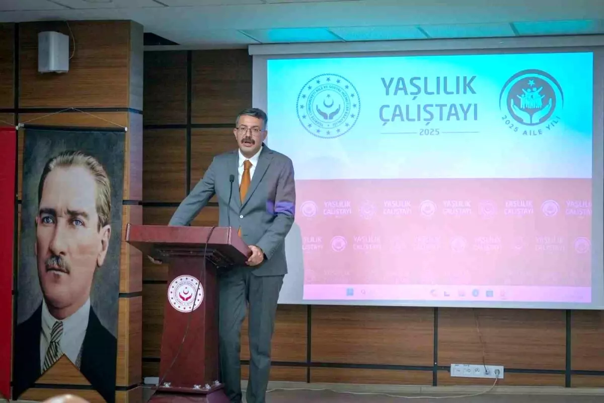 Hakkari'de Yaşlılık Çalıştayı Düzenlendi