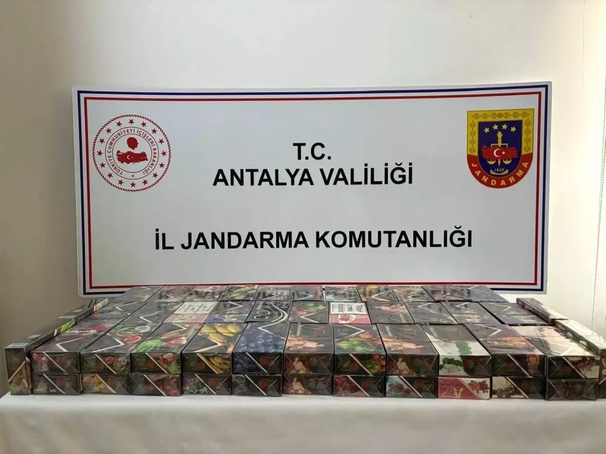 Antalya'da Kaçak Nargile Tütünü Operasyonu: 22 Kilo Ele Geçirildi