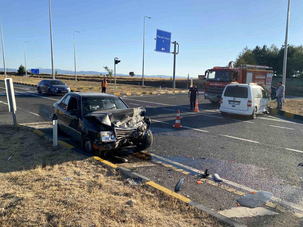 Kastamonu'da Trafik Kazası: 2 Yaralı
