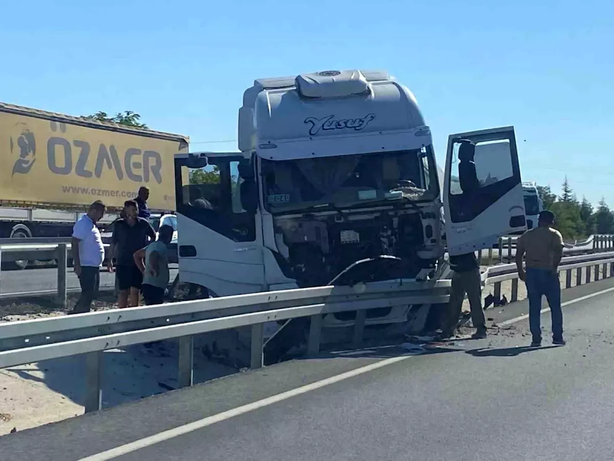 Tırın Kontrolü Kaybedildi, Büyük Bir Facia Önlenildi