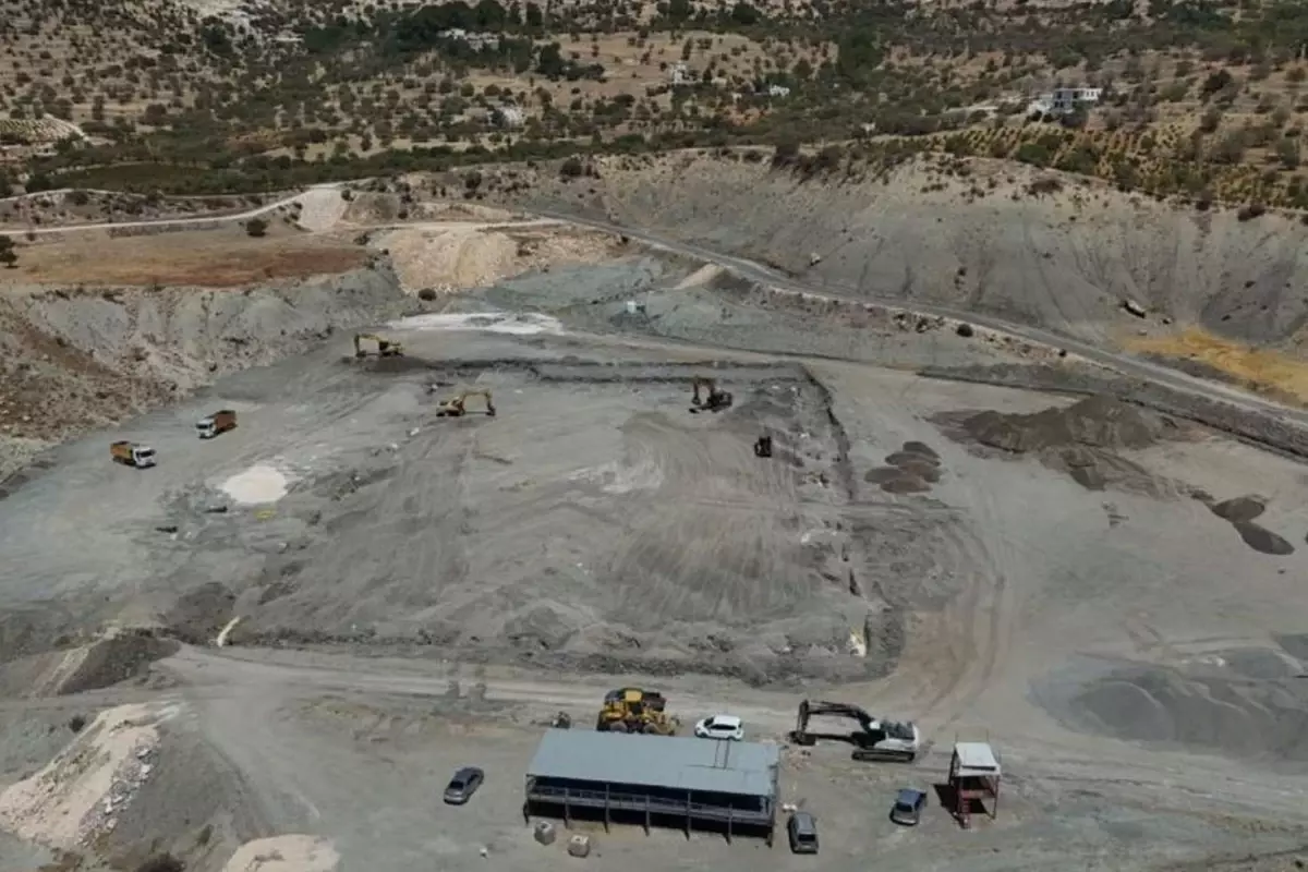 Mardin'de UEFA kriterlerine uygun 2 futbol sahasının yapımına başlandı