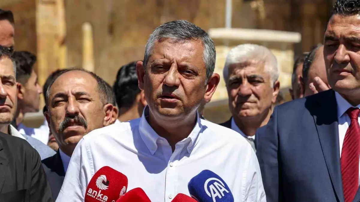 CHP Genel Başkanı Özgür Özel, Meclisi Olağanüstü Toplantıya Çağırdı