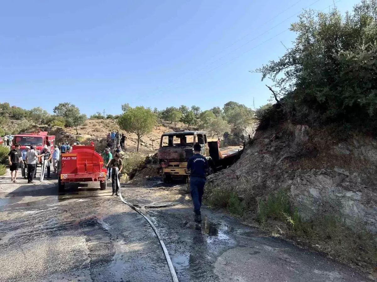 Aydın'da Park Halindeki Kamyon Yandı