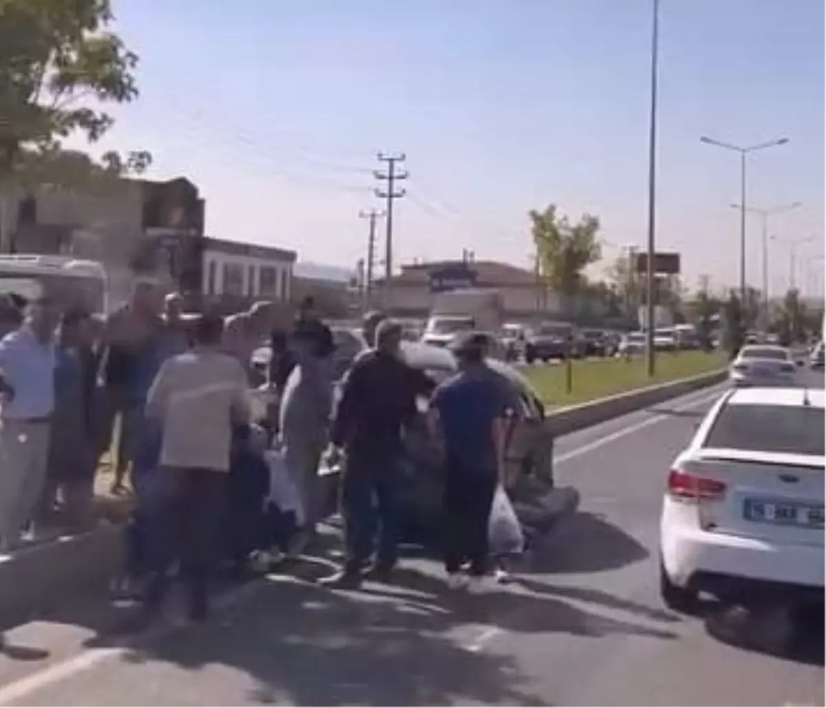 İnegöl'de TIR ile 4 Otomobilin Karıştığı Kazada 7 Kişi Yaralandı