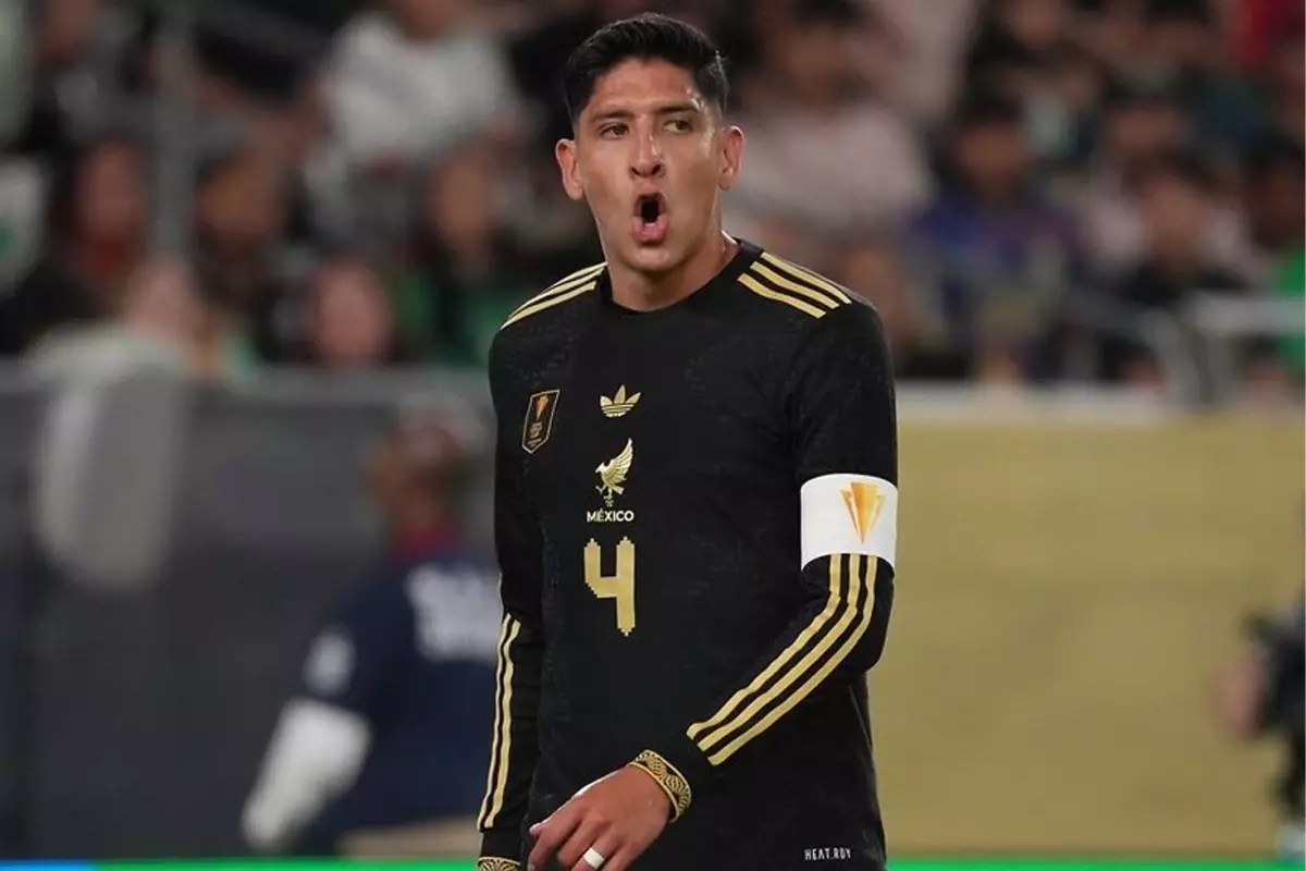 Uçak kalktı! Edson Alvarez, Fenerbahçe için İstanbul'a geliyor