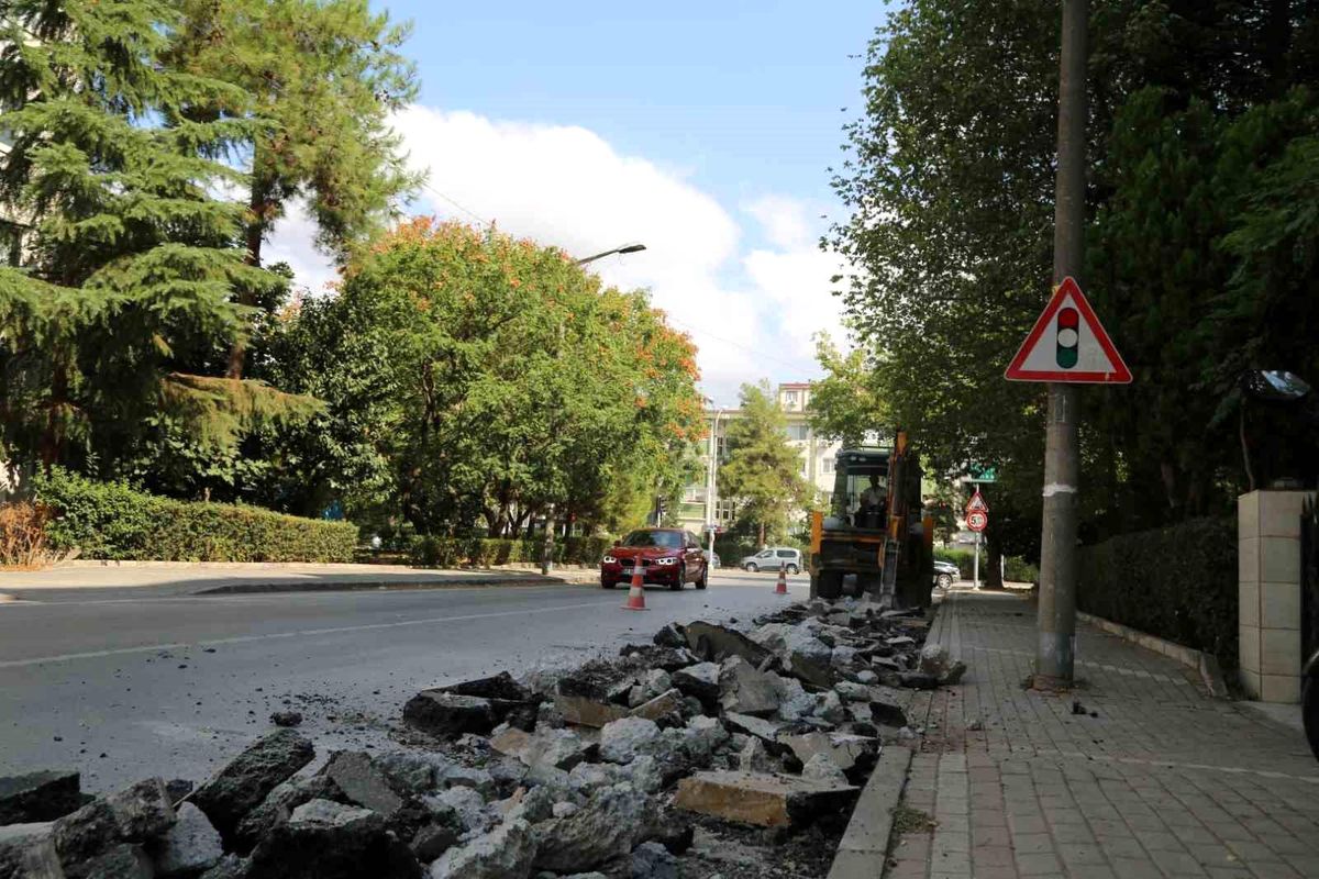Kocaeli İzmit'te Altyapı Yenileme Çalışmaları Başladı