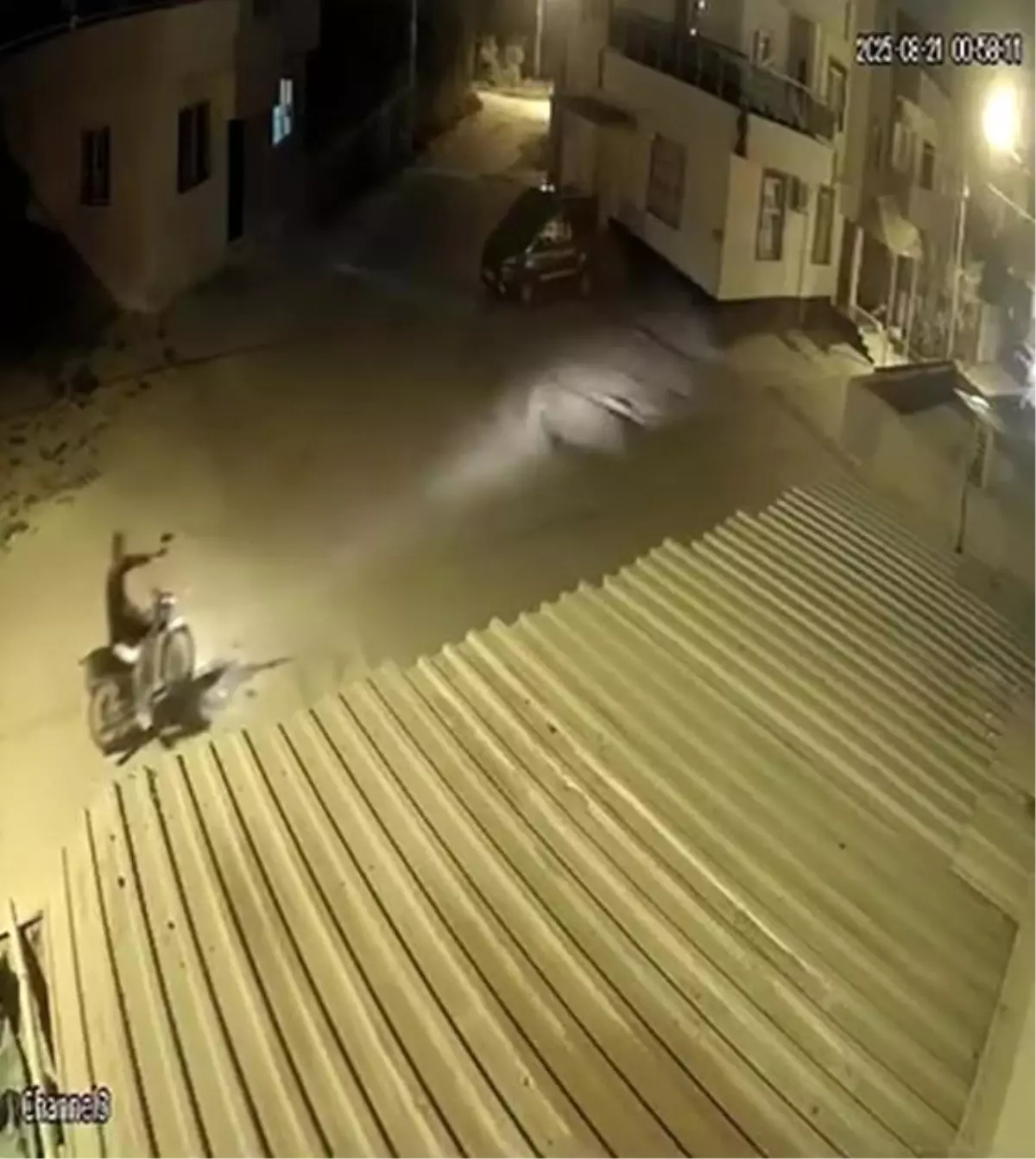 Mahalleli, Rasgele Ateş Açan Motosikletli Şahsı Yakaladı