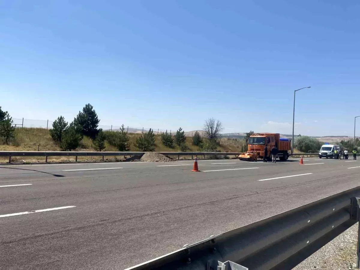 Ankara'da Metenol Yüklü Tanker ile Tır Kaza Yaptı
