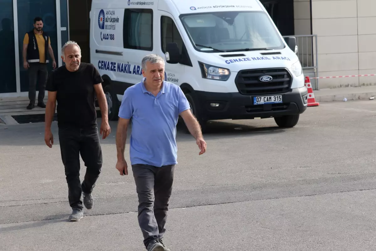Antalya'da Cenaze Törenleri: Kerim Üre ve Elif Kılıç Defnedildi