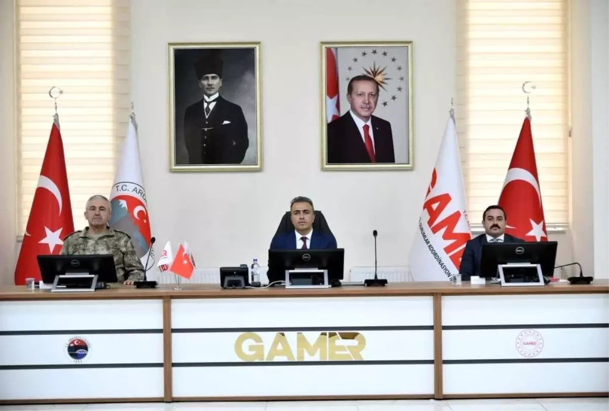 Ardahan'da Güvenlik ve Asayiş Toplantısı Yapıldı