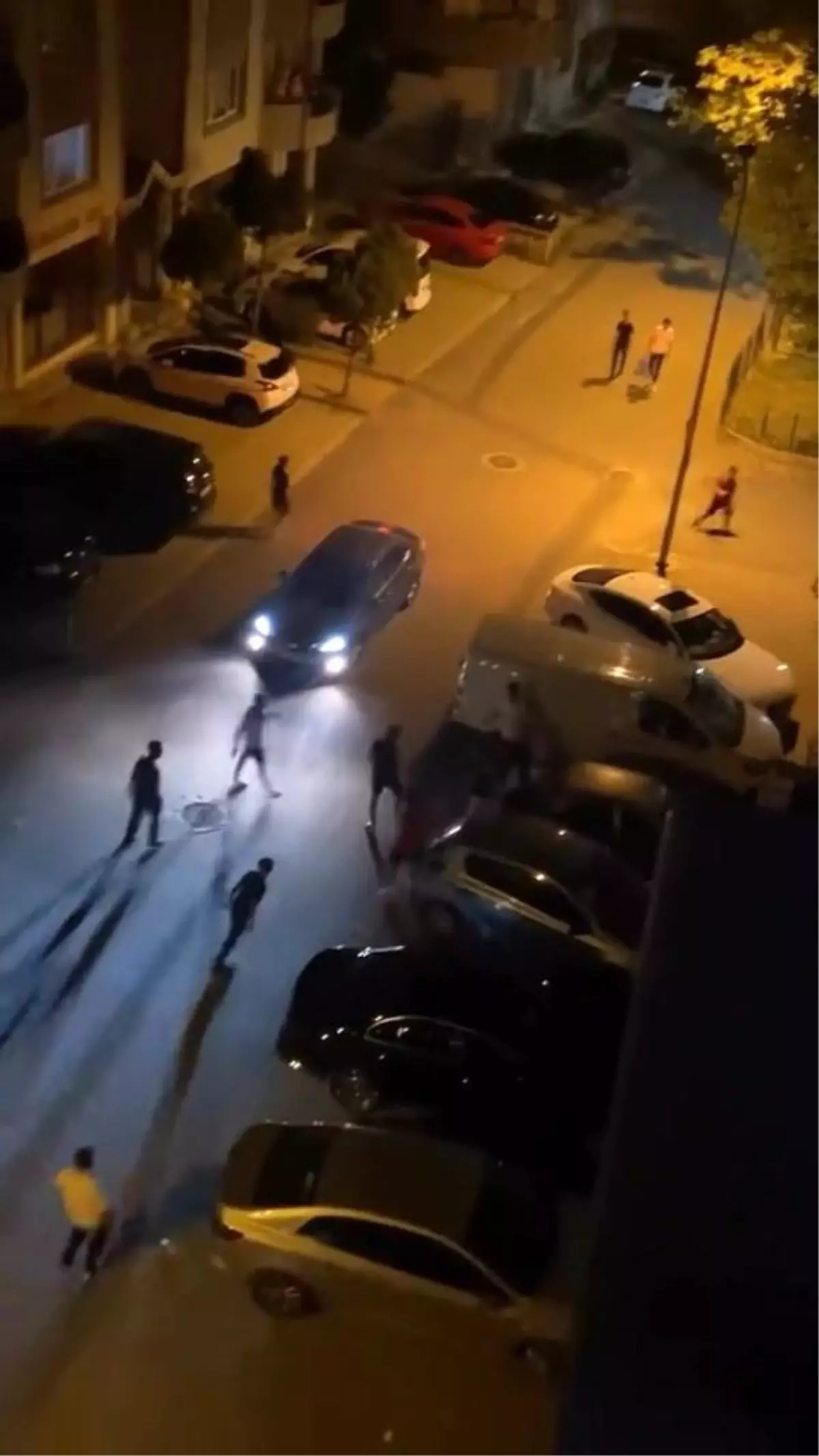 Bursa'da Gençler Arasında Kavga Kameralara Yansıdı