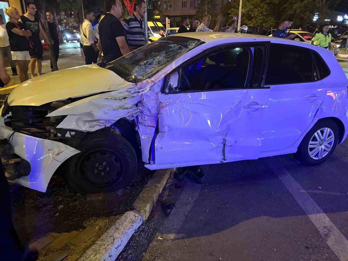 Edirne'de Trafik Kazası: 3 Yaralı