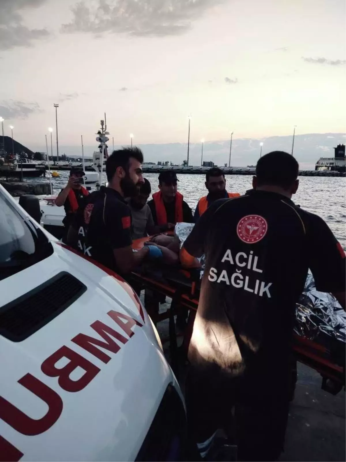 Yalova'da Feribottan Denize Atlayan Kadın Kurtarıldı