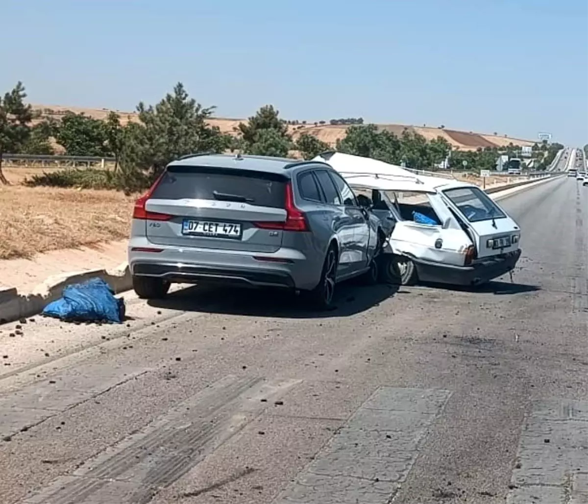 Afyonkarahisar'da Trafik Kazası: 1'i Ağır 6 Yaralı