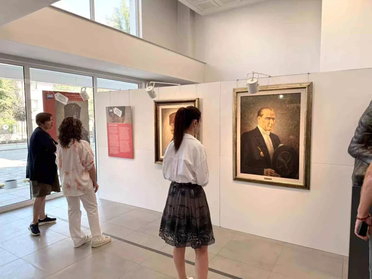 Türkiye İş Bankası Sanat Eserleri Kocatepe'de Sergilendi