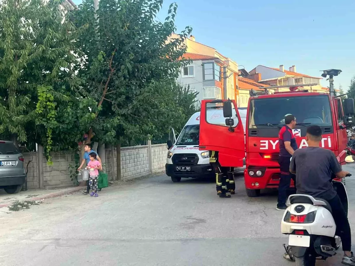 Kütahya'da İtfaiye ve Polis, Çatı Katında Mangal Yapanları Buldu