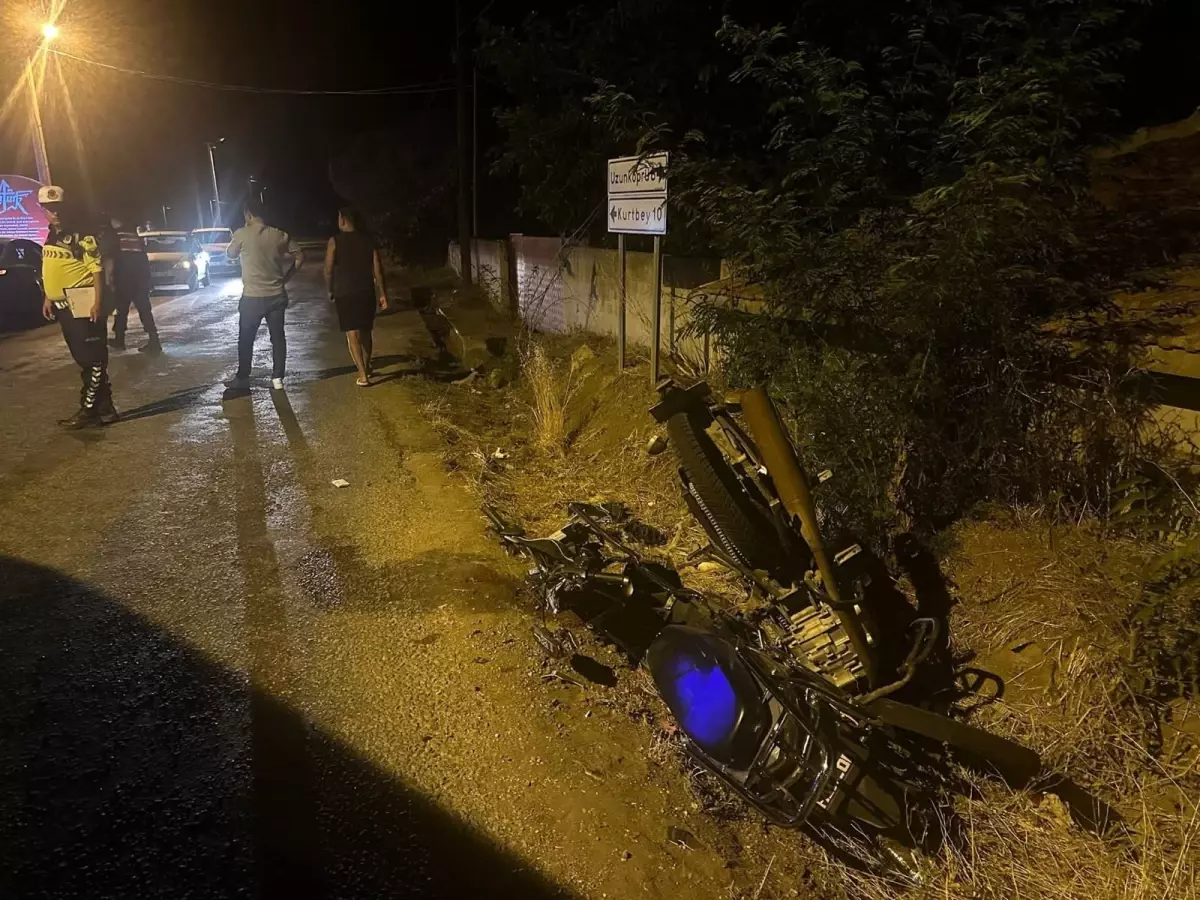 Edirne'de Motosiklet ile Elektrikli Bisiklet Çarpıştı: 1 Ölü, 1 Ağır Yaralı
