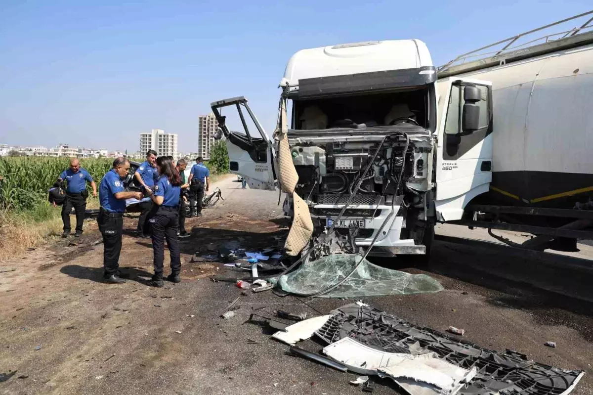 Adana'da Tanker Kazası: Otomobil Hurdaya Döndü, İki Yaralı