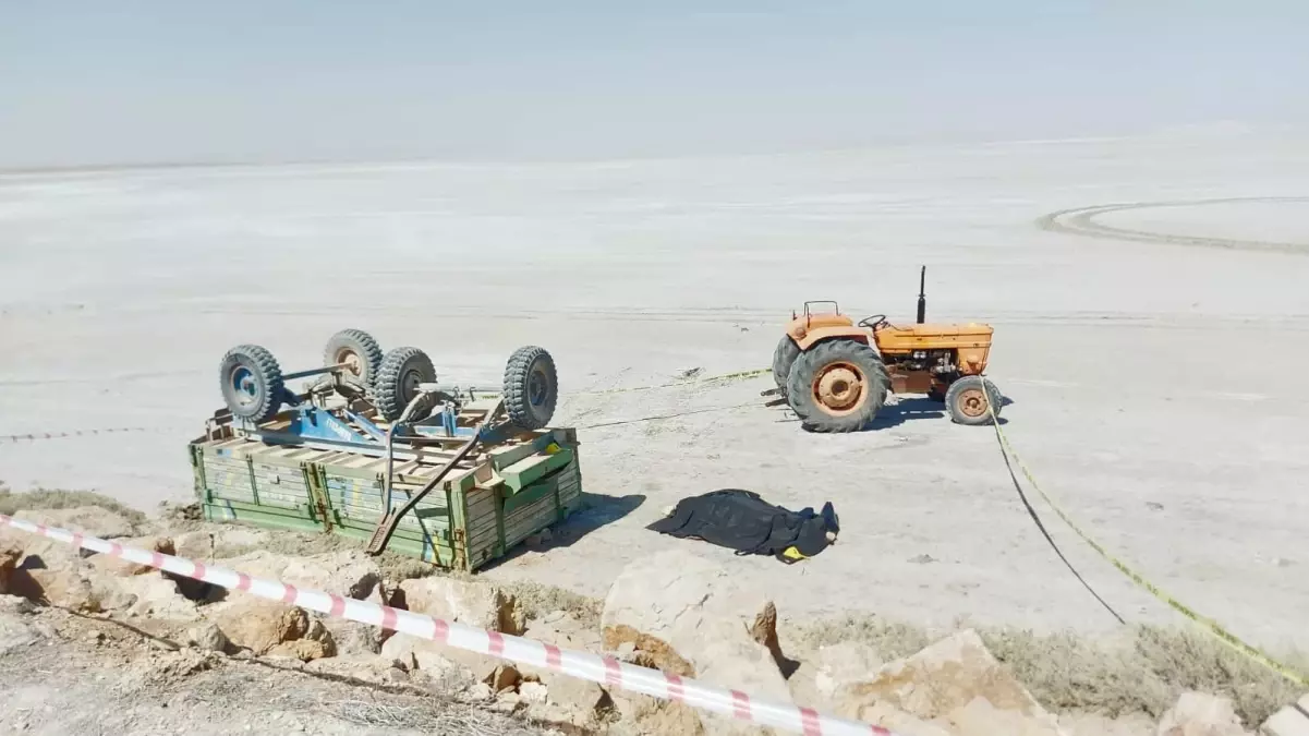 Kulu'da Traktör Römorku Devrildi: 1 Ölü, 3 Yaralı