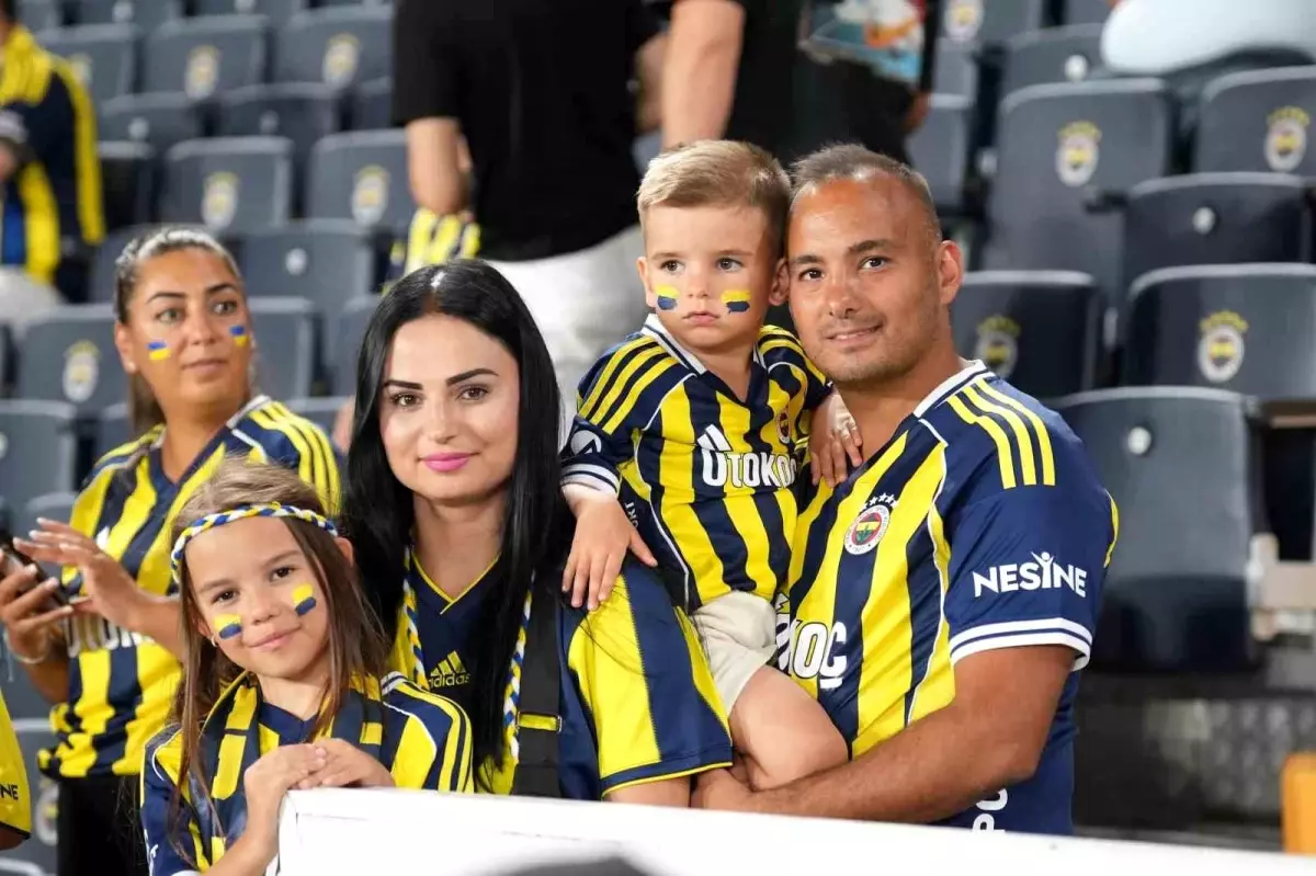 Trendyol Süper Lig: Fenerbahçe: 1 Kocaelispor: 0 (Maç devam ediyor)