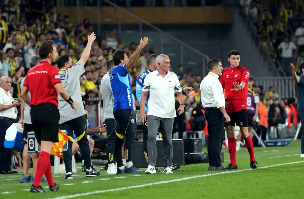 Fenerbahçe, Kocaelispor'u 3-1 ile Geçti