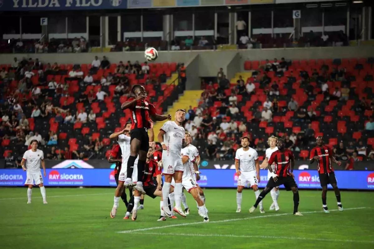 Gaziantep FK ile Gençlerbirliği Maçında İlk Yarı 1-1 Beraberlik