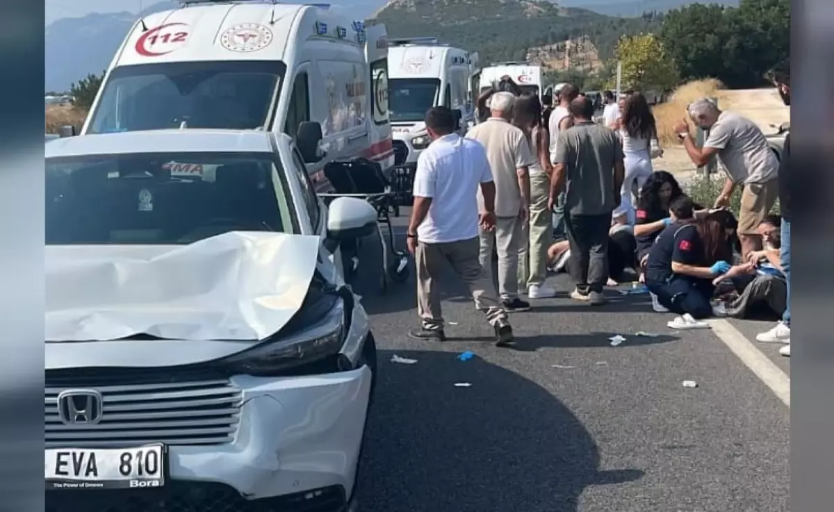 Bursa'da Otomobil Mezarlığa Geçmeye Çalışan Aileye Çarptı: 1 Ölü, 3 Yaralı