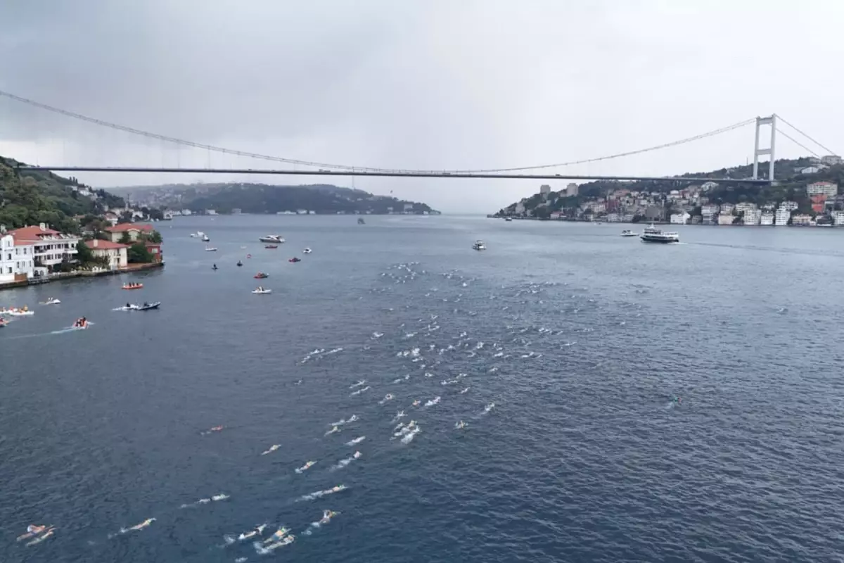 37. Boğaziçi Kıtalararası Yüzme Yarışı'nda binlerce yüzücü kıtaları birleştirdi