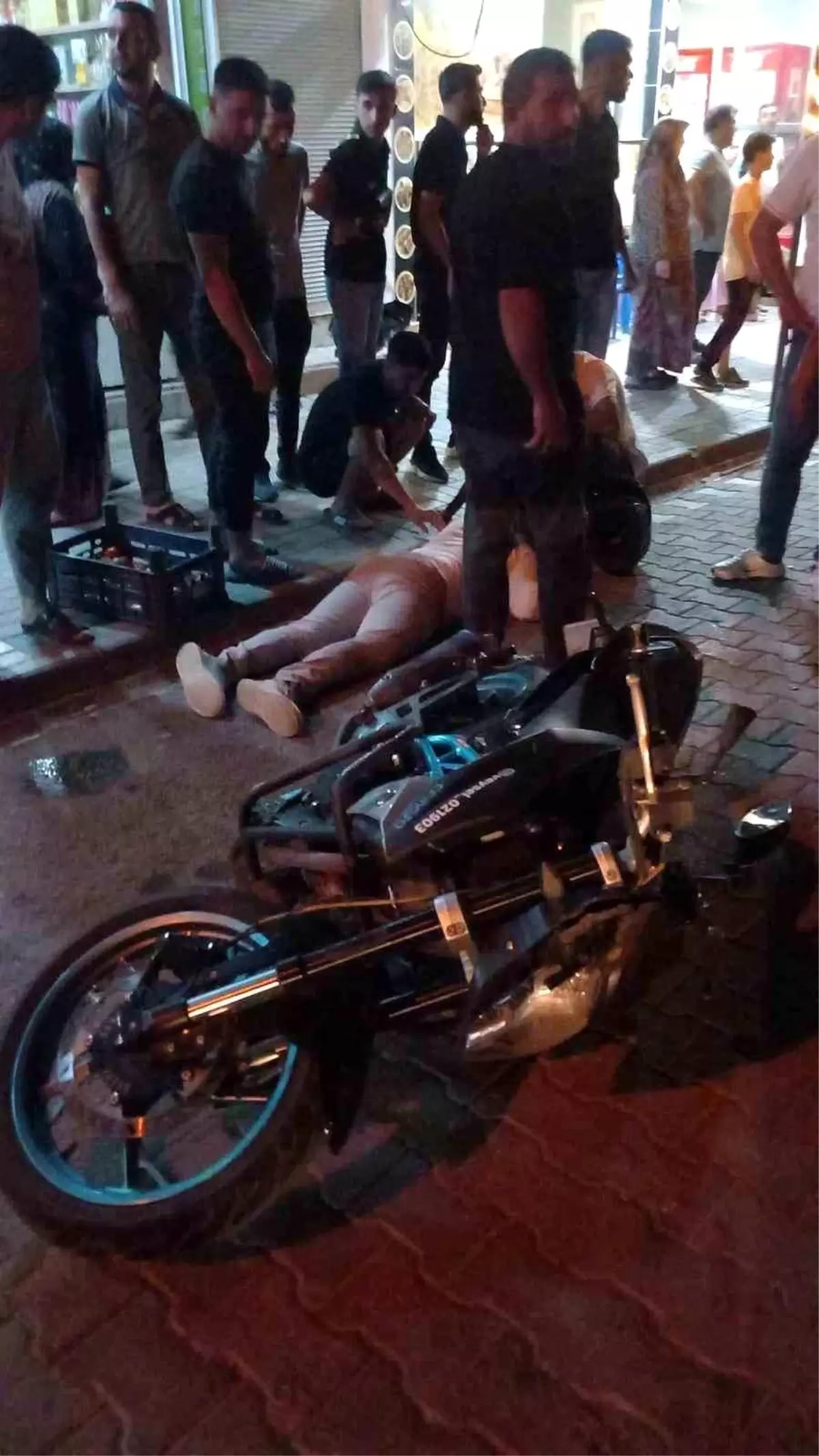 Adıyaman'da Motosikletin Yayaya Çarpması Sonucu 3 Yaralı