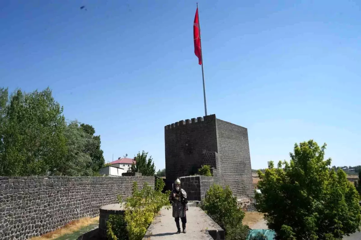 Hacı Hasan Keskin, Malazgirt'te Sultan Alparslan'ı Temsil Etti