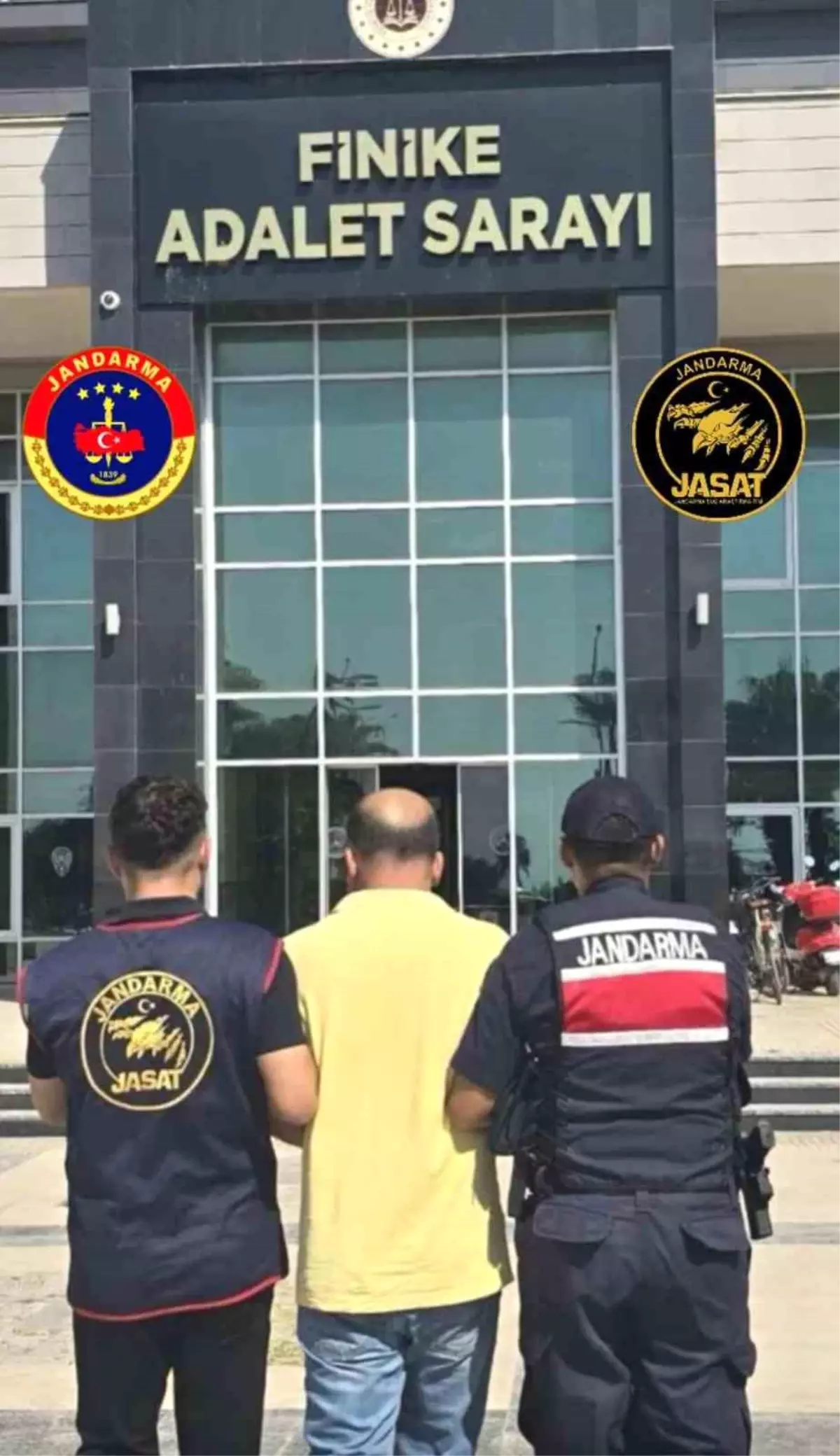Antalya'da JASAT Operasyonu: 184 Aranan Şahıs Yakalandı