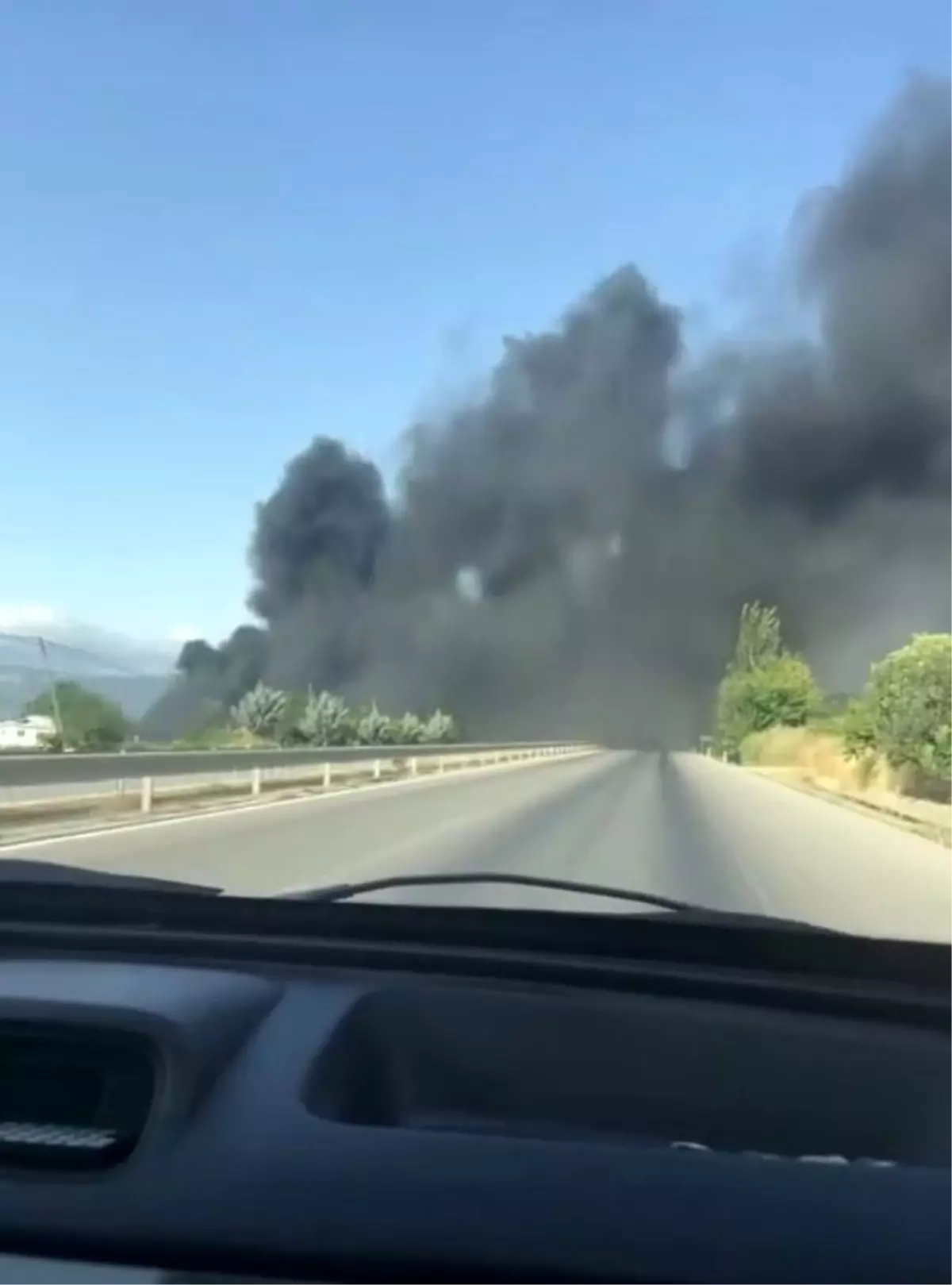 Tokat'ta Atık Kumaş Deposunda Yangın Çıktı