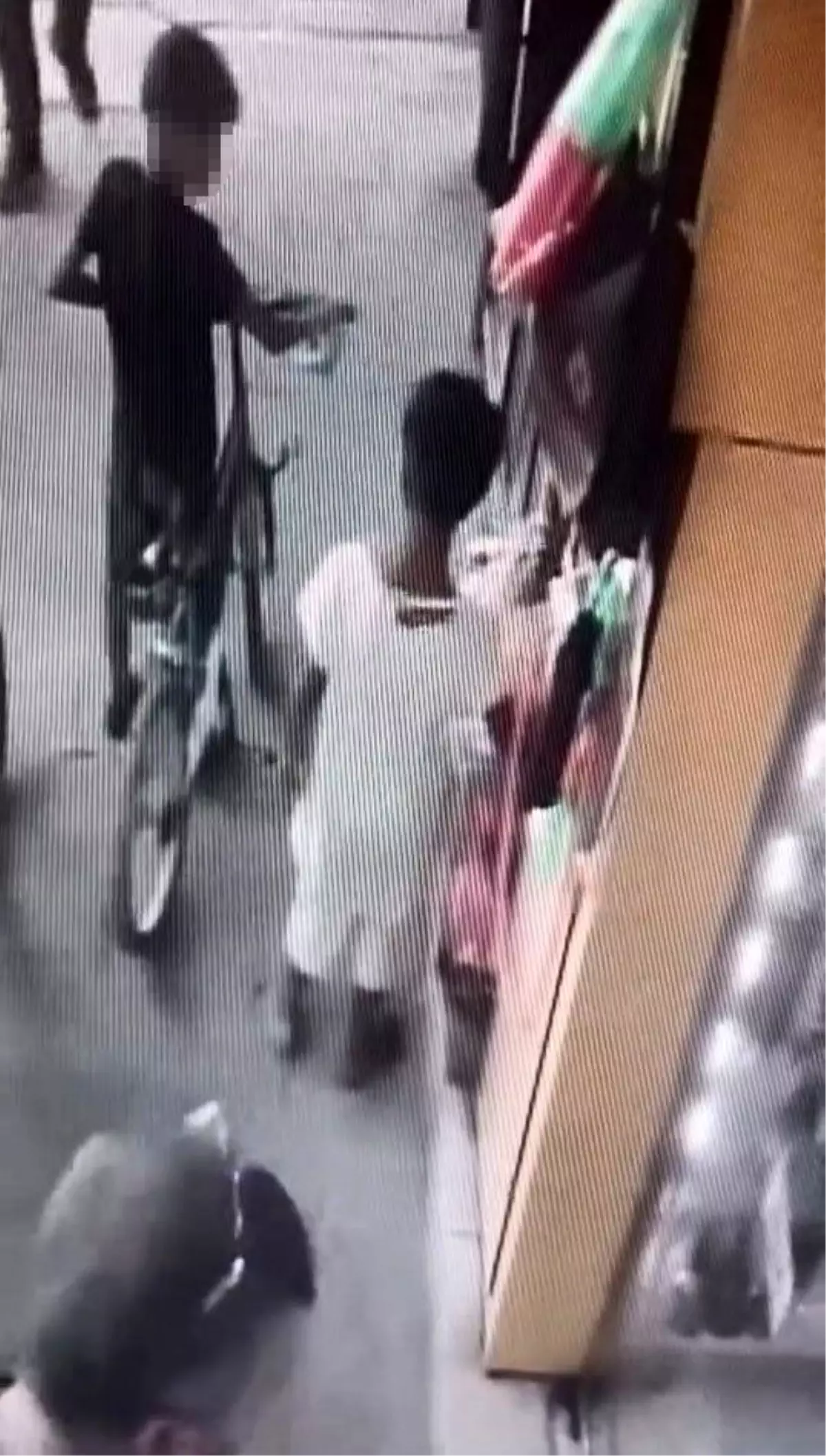 Elazığ'da Küçük Çocukların Kırtasiyeden Hırsızlık Anları Kamerada