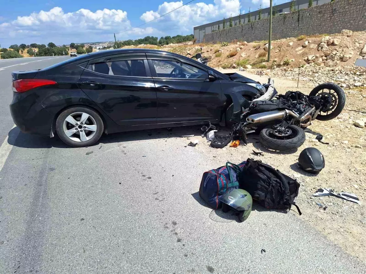 Kütahya'da Otomobil ile Motosiklet Çarpıştı: 1 Yaralı