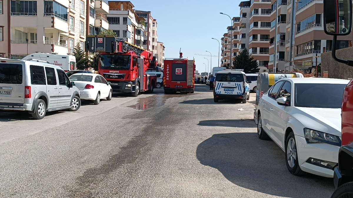 Gaziantep'te Çatı Katında Yangın
