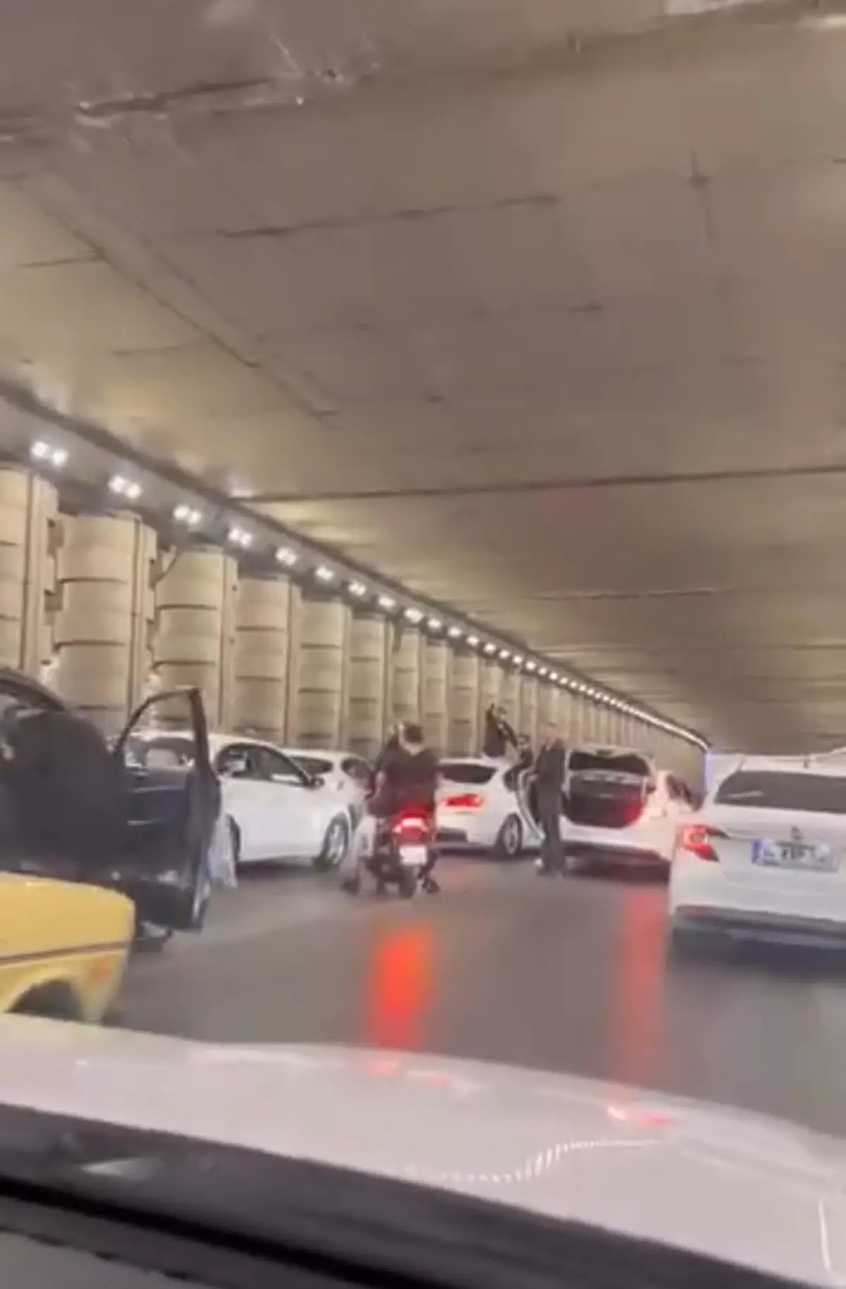 Düğün Konvoyunda Trafik Sıkışıklığı, Sürücüye Para Cezası