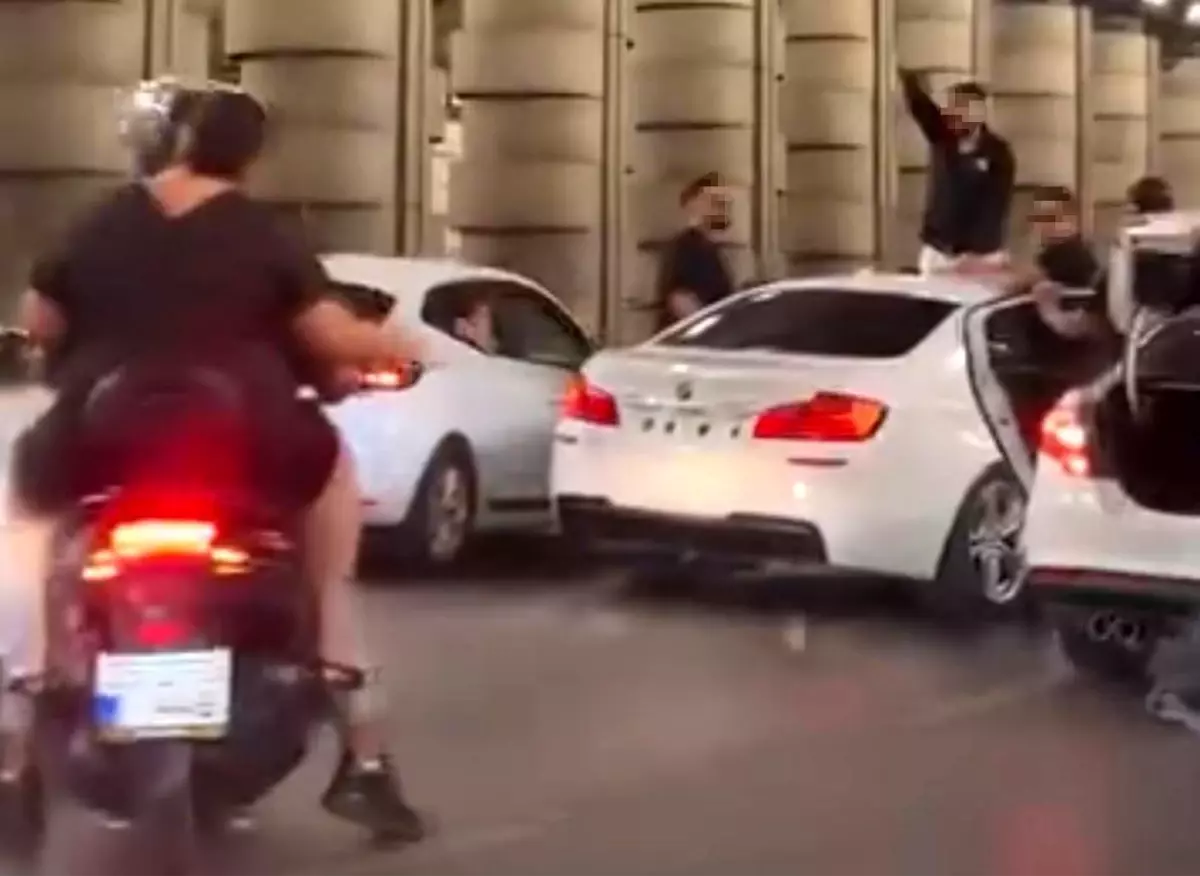 Düğün Konvoyu Trafiği Kapattı, Sürücüye Ceza Kesildi