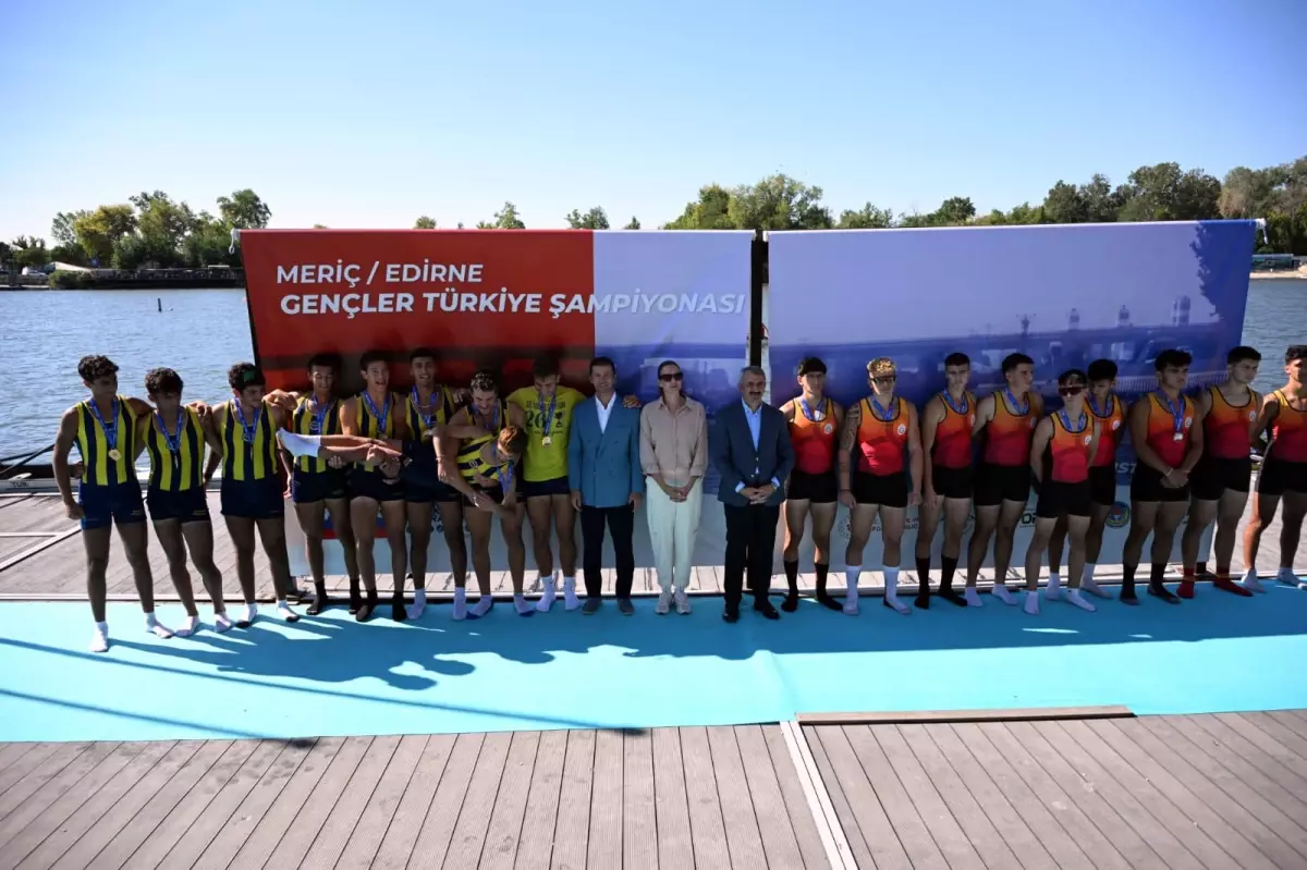 Gençler Türkiye Kürek Şampiyonası'nda Fenerbahçe ve Beşiktaş Öne Çıktı