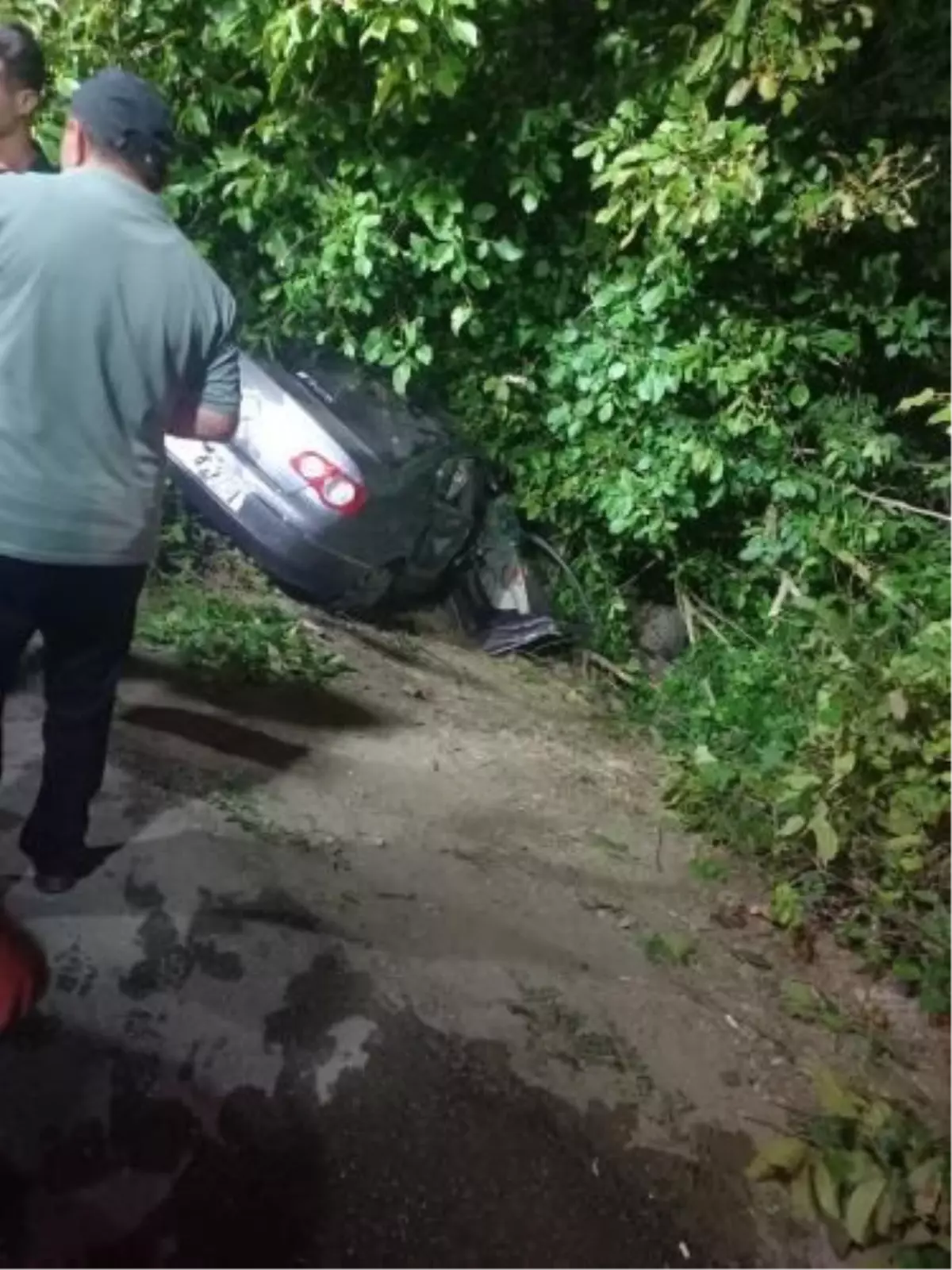 Adapazarı'nda Trafik Kazası: 3 Yaralı